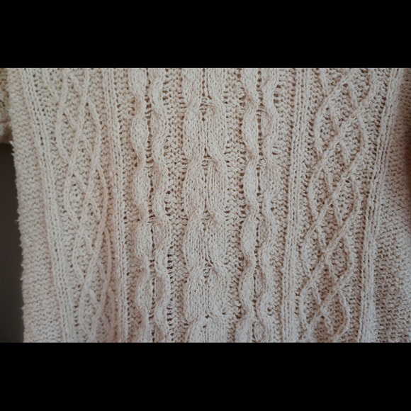 Cable knit hoodie sweater. - Picture 2 of 8
